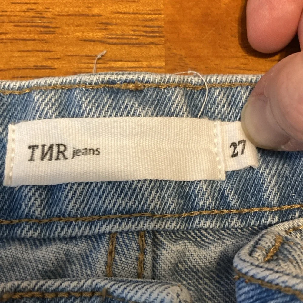 TNR Womens Size 27 Distressed Ripped High Rise Mom Jeans Blue Denim Frayed Hem - Picture 10 of 16